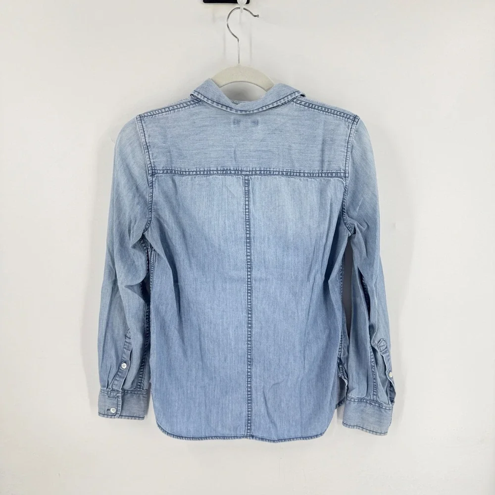 J. Crew Denim Button Down Shirt Light Wash Size 2 Classic Chambray Cotton Top